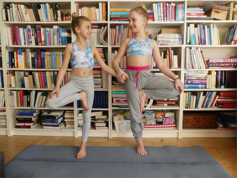 LABUCADEMY: Yogasterne