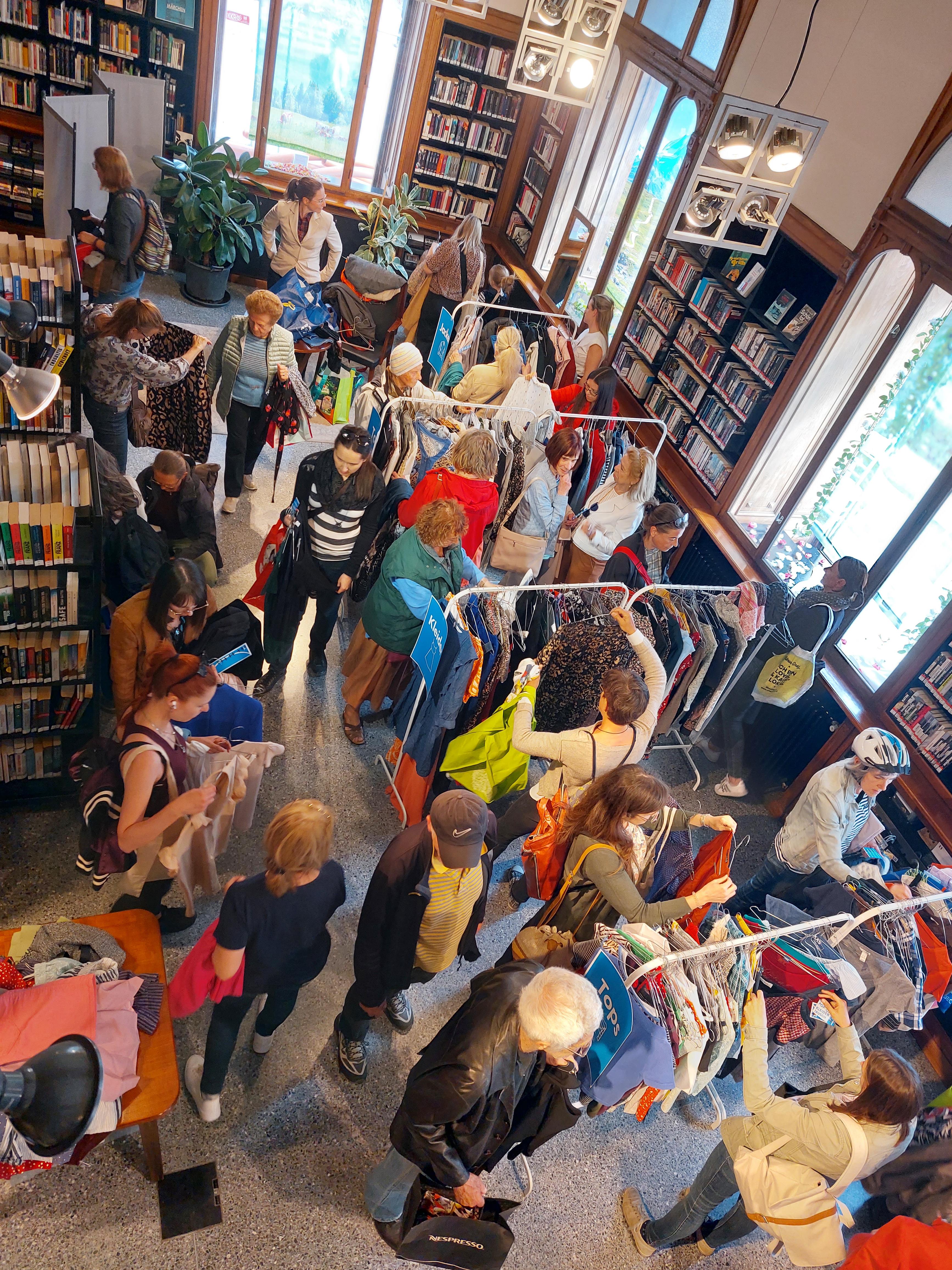 Pop-Up-Kleidertausch