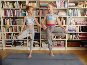 LABUCADEMY: Yogasterne